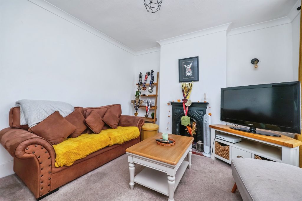 Property photo 2 of 20