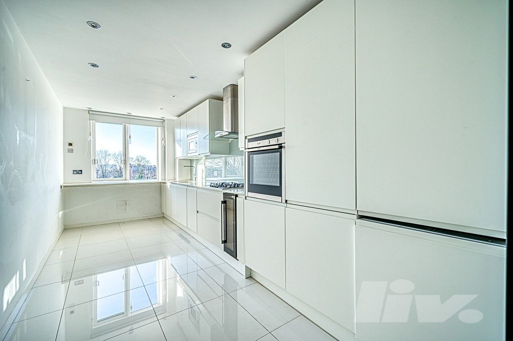 Property photo 2 of 14 Photo 14