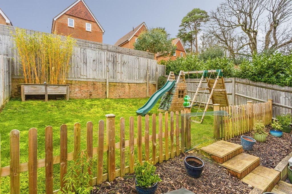 Property photo 2 of 20