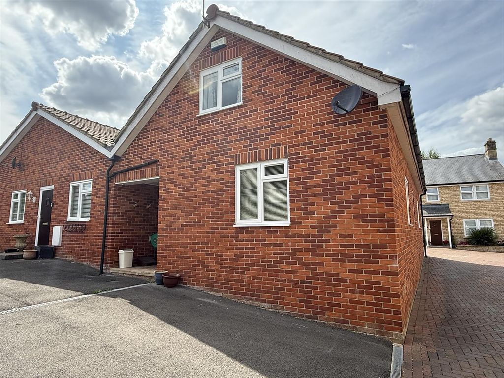 Property photo 2 of 16
