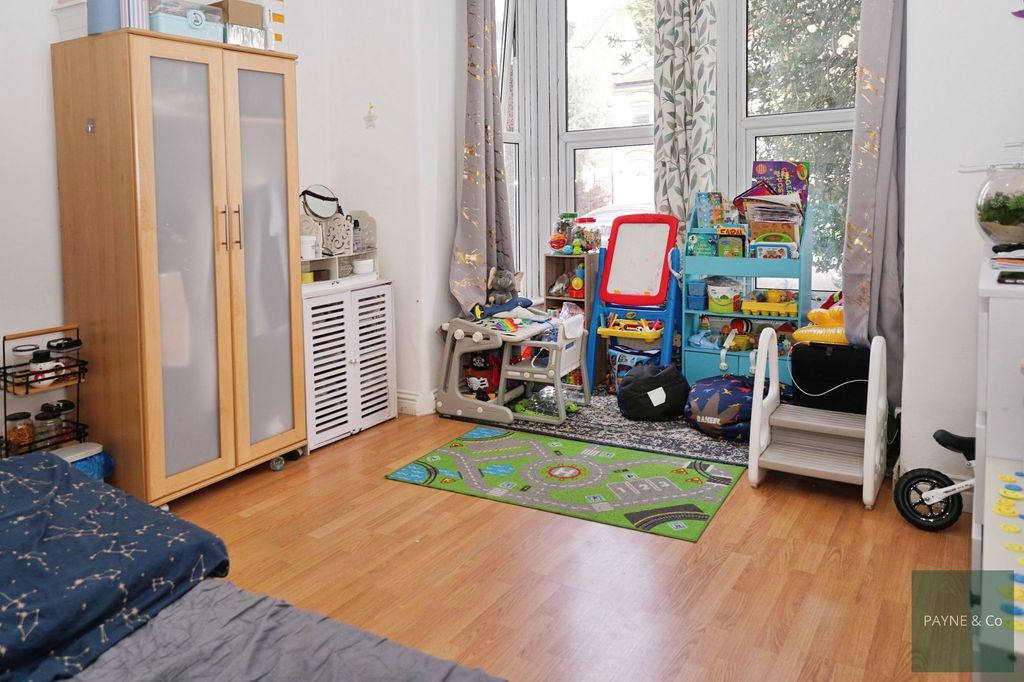 Property photo 2 of 12