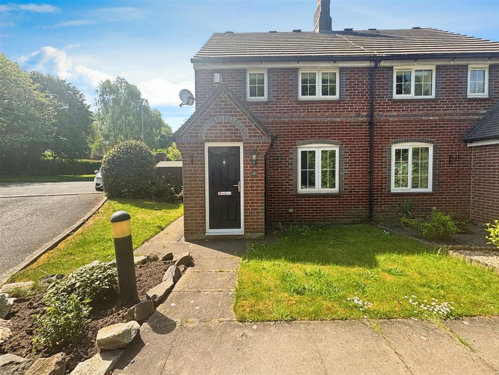 Property photo 1 of 13 5Da31Ec3-12Spinney.Jpg
