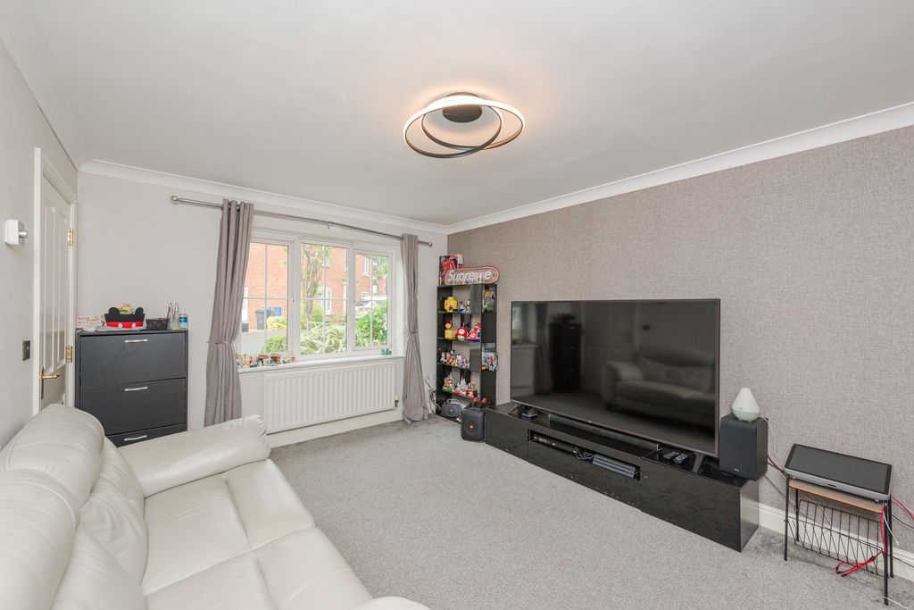 Property photo 2 of 26