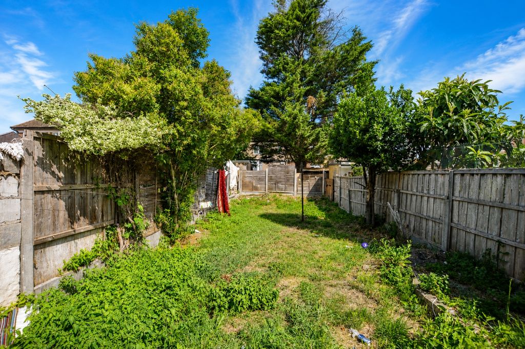 Property photo 1 of 9 Garden