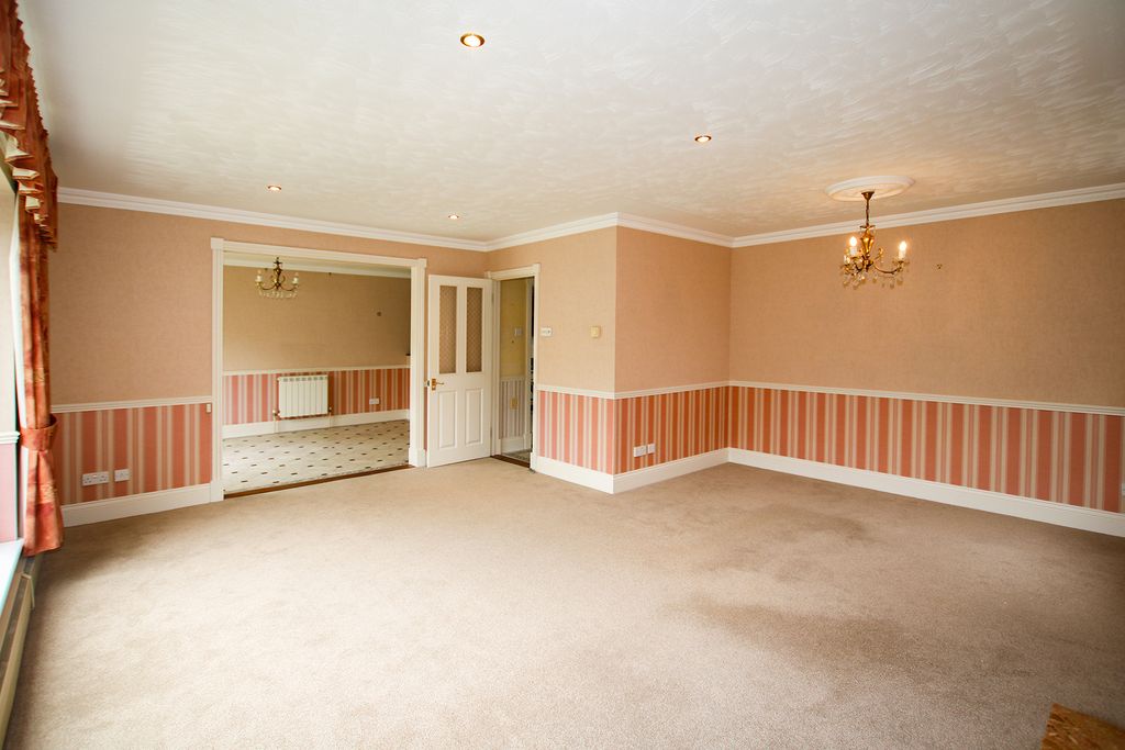 Property photo 3 of 27 Photo 2