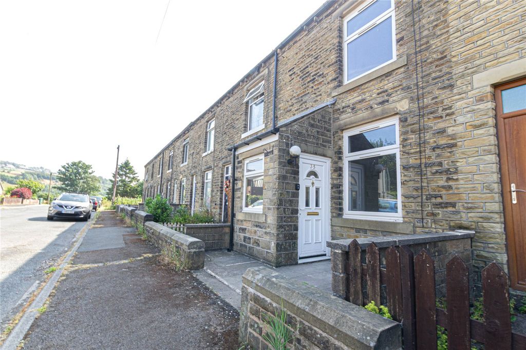 Property photo 1 of 17 External