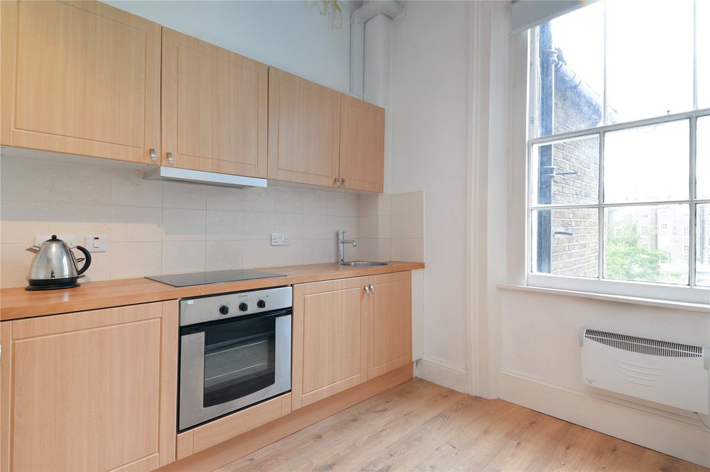 Property photo 2 of 5 Kitchen