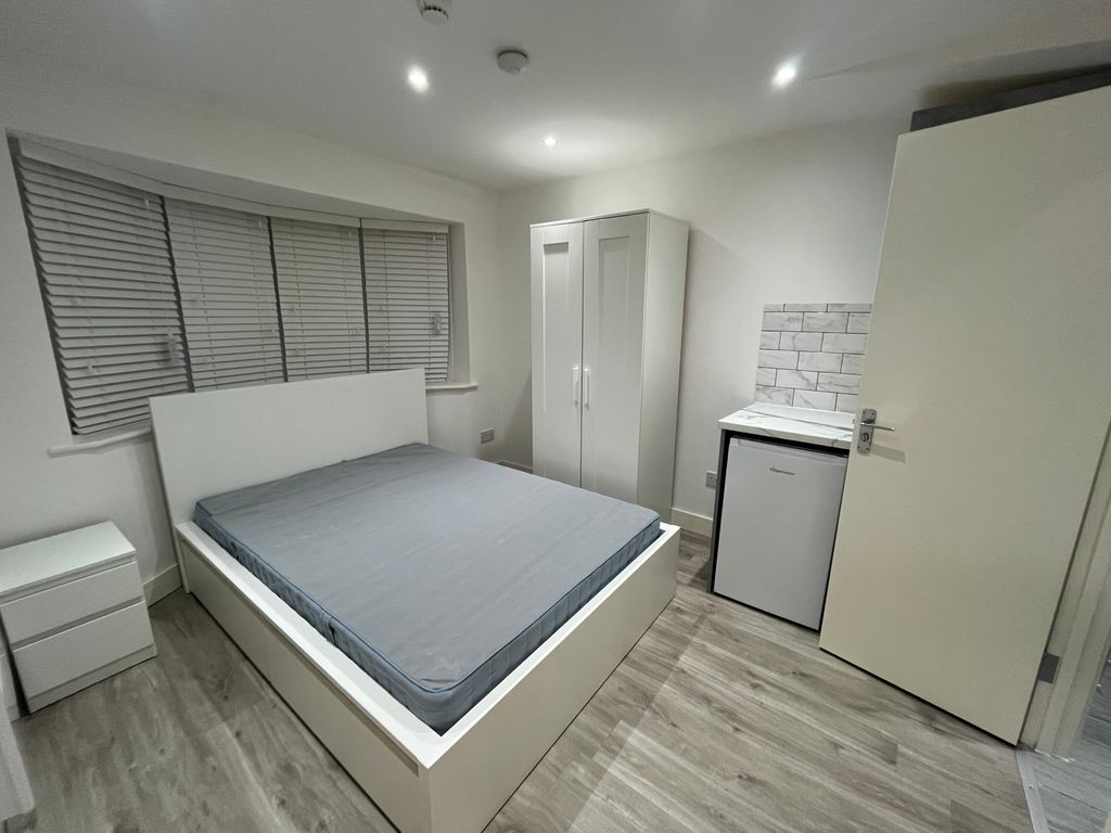 Property photo 2 of 3