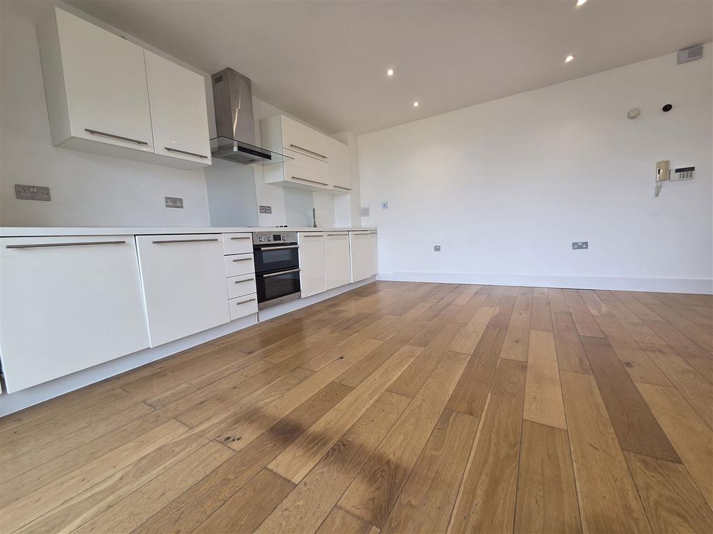 Property photo 1 of 9 Kitchen Alt Alt.Jpg