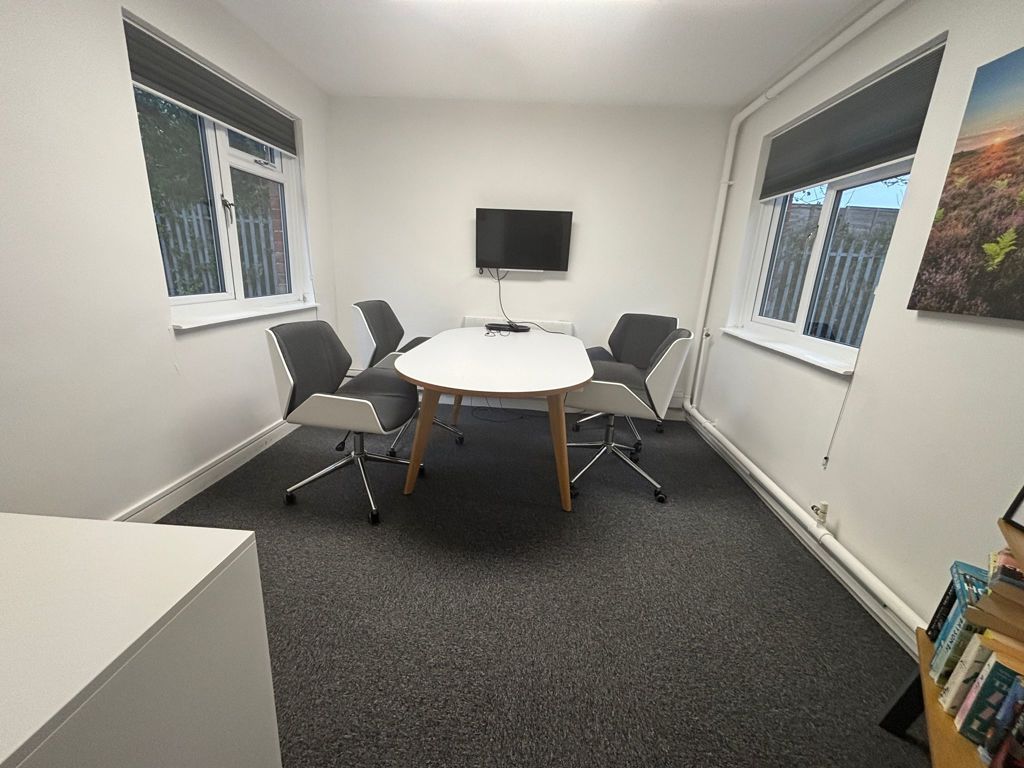 Property photo 3 of 7 Photo 14