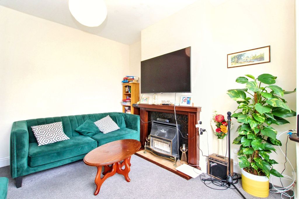 Property photo 3 of 20