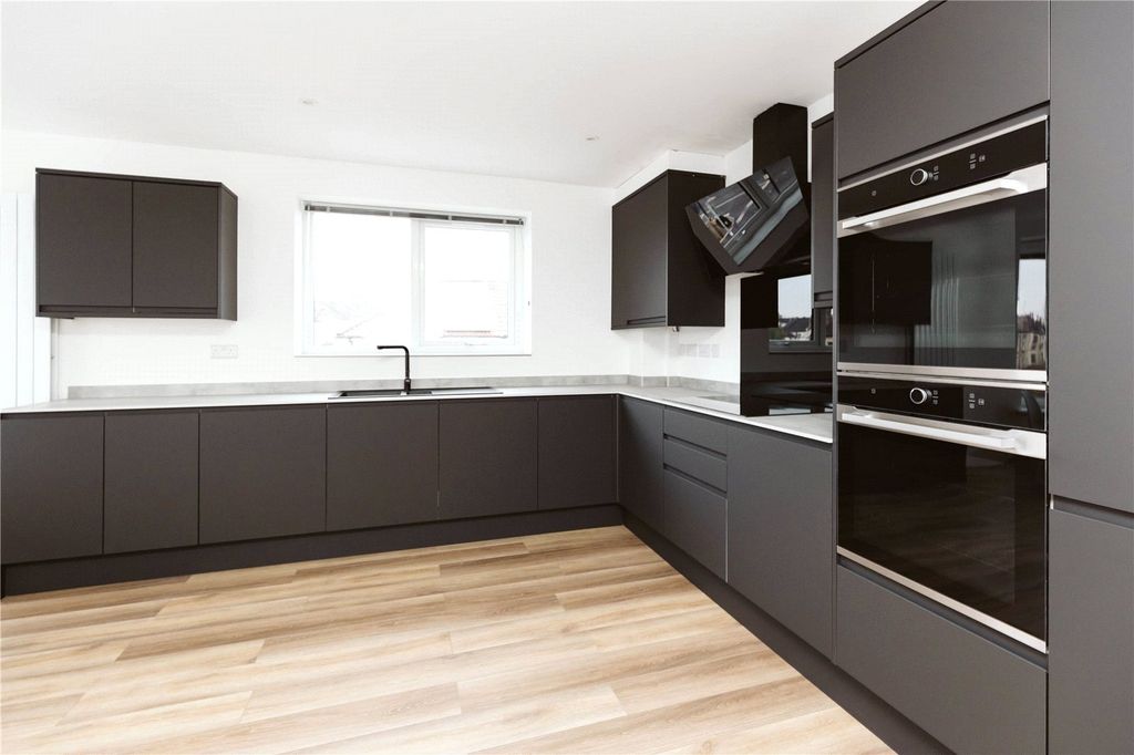 Property photo 1 of 38 Picture No. 35