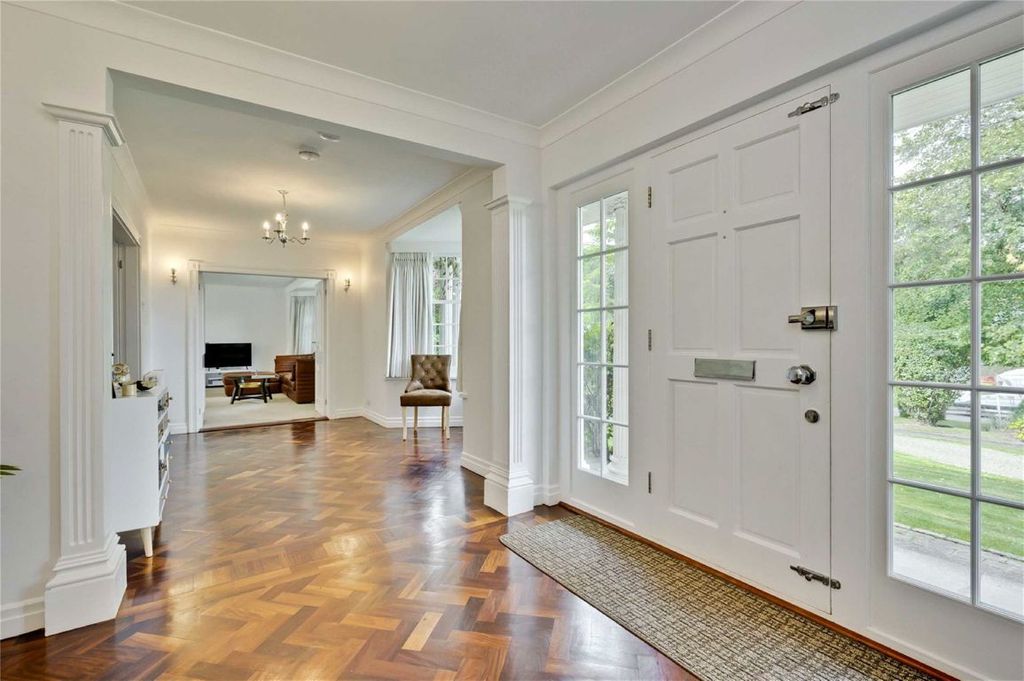Property photo 2 of 8
