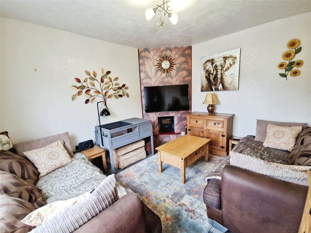 Property photo 3 of 27 Picture No. 02