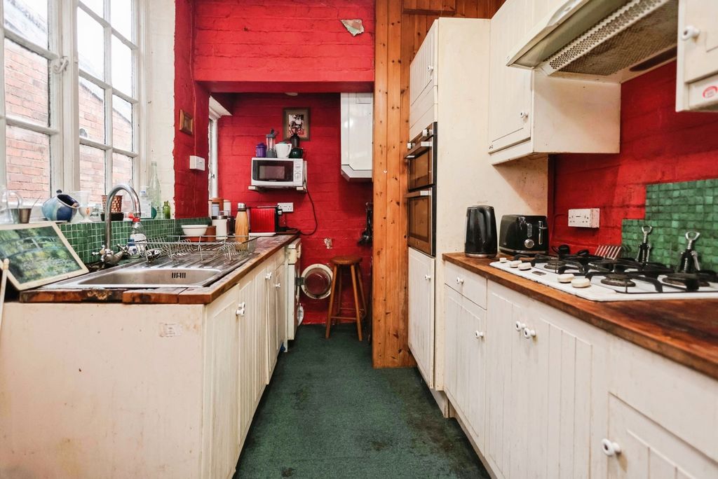 Property photo 3 of 12 Pbox-Img.Jpg