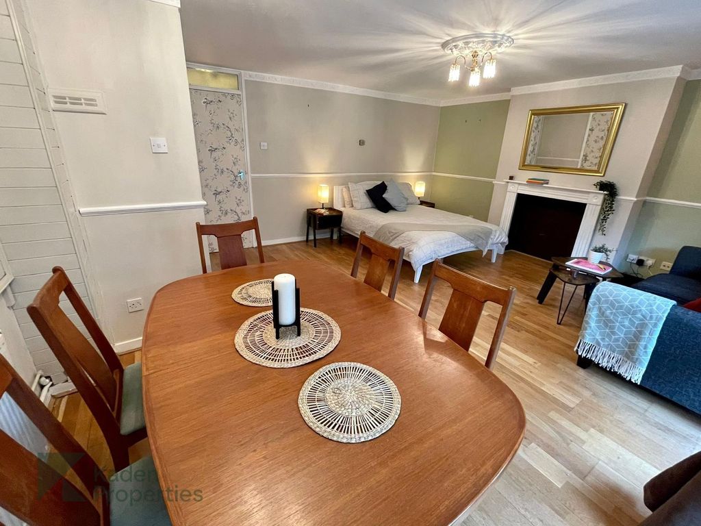 Property photo 3 of 27