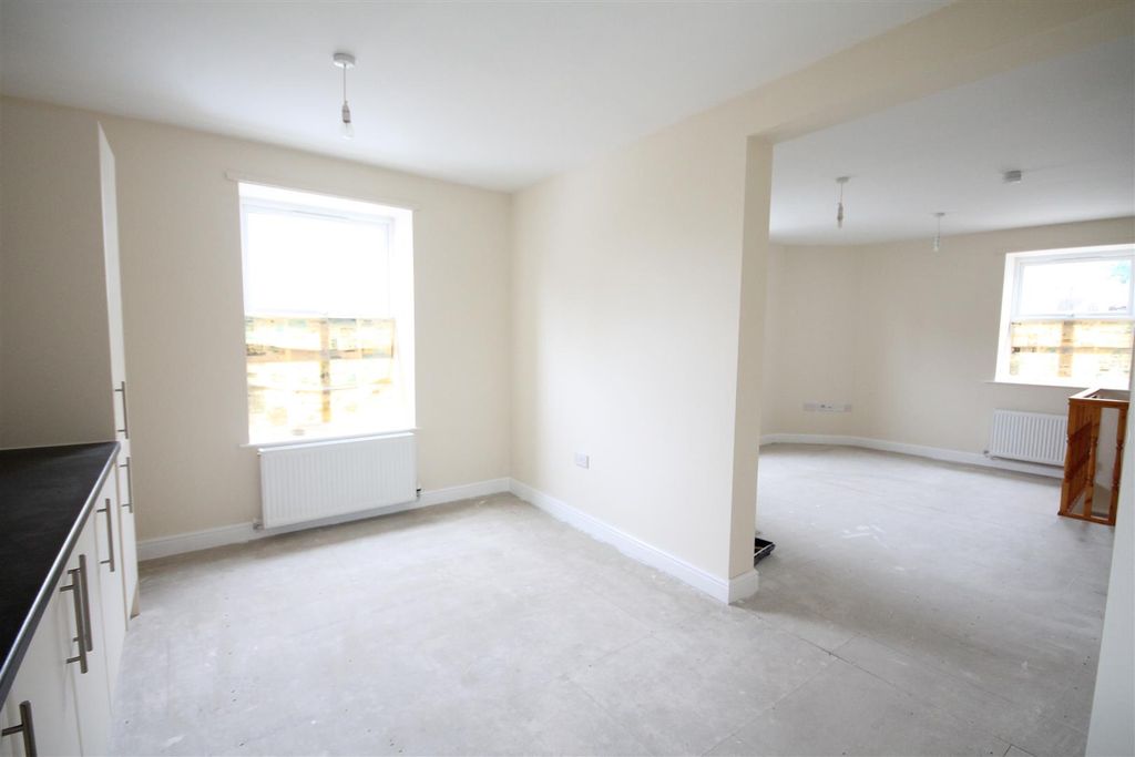 Property photo 3 of 5 035.Jpg