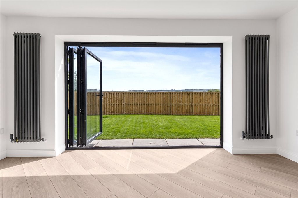 Property photo 3 of 22 Picture No. 21