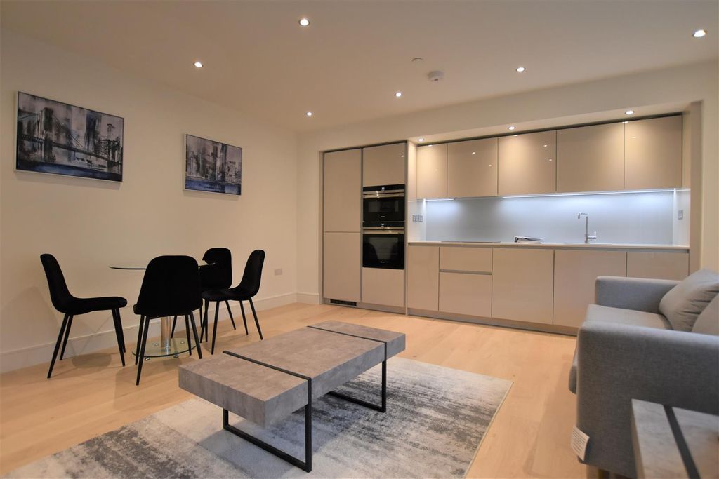 Property photo 2 of 7