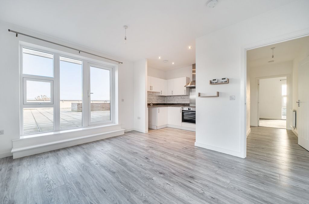 Property photo 2 of 19 2 - 1387433-6-69304B3...