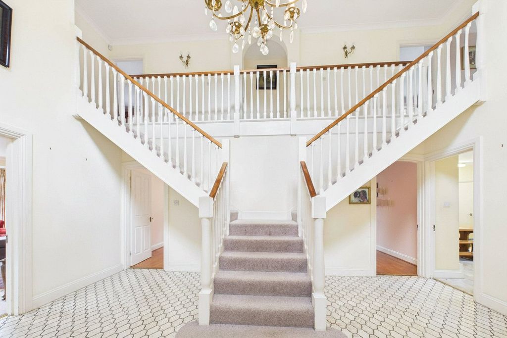 Property photo 2 of 16 Picture No. 01