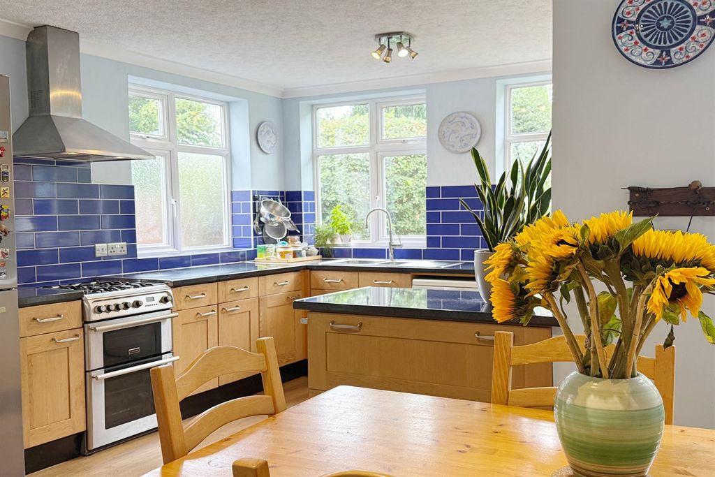 Property photo 3 of 30 Kitchen Breakfast Room