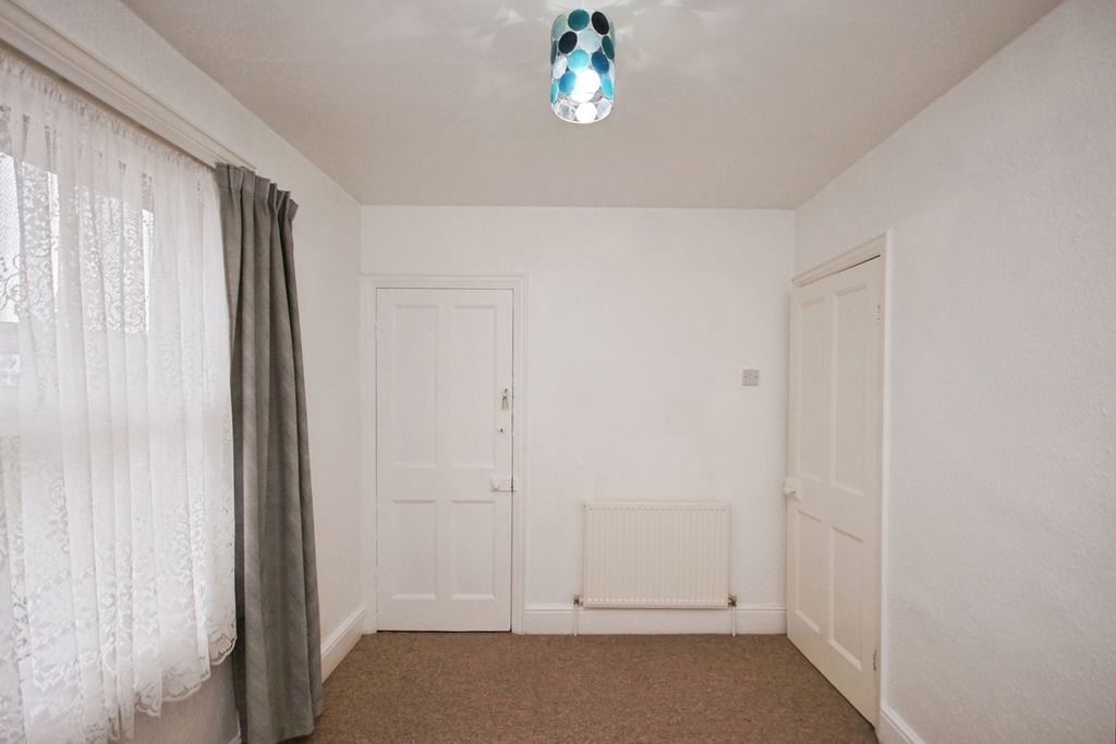 Property photo 3 of 17 Photo