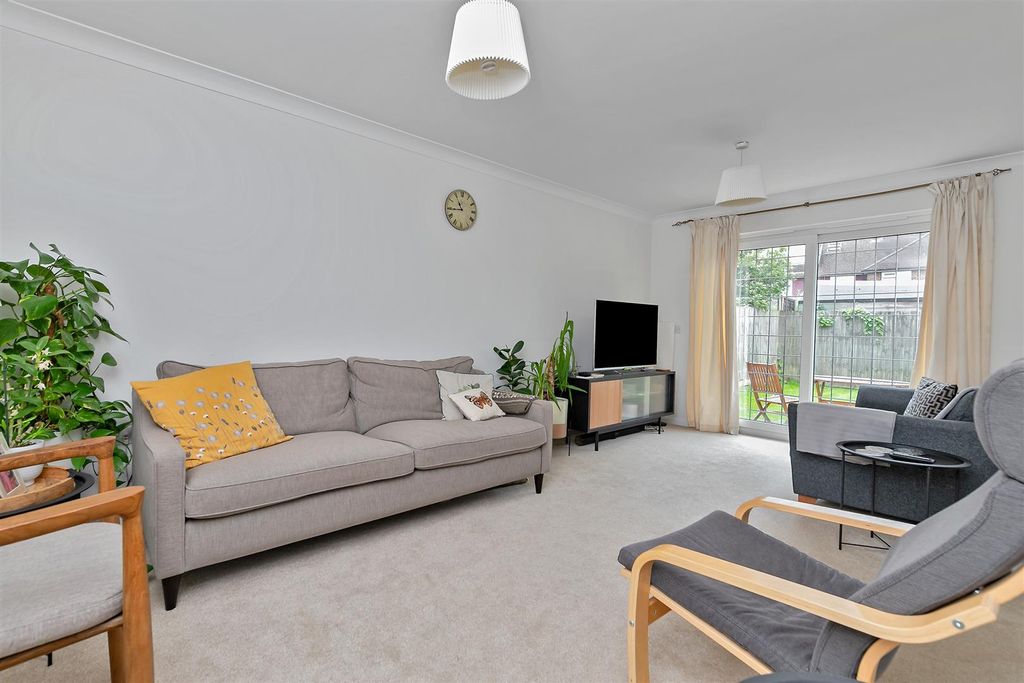 Property photo 2 of 17 4Langfordclose-22.Jpg