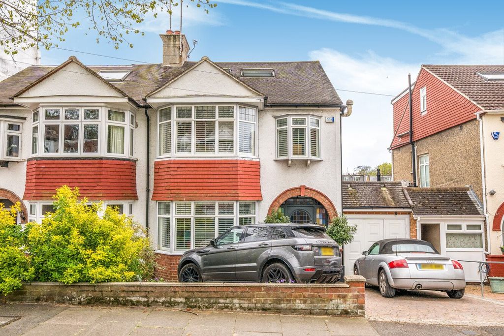 Property photo 1 of 23 Picture No. 04