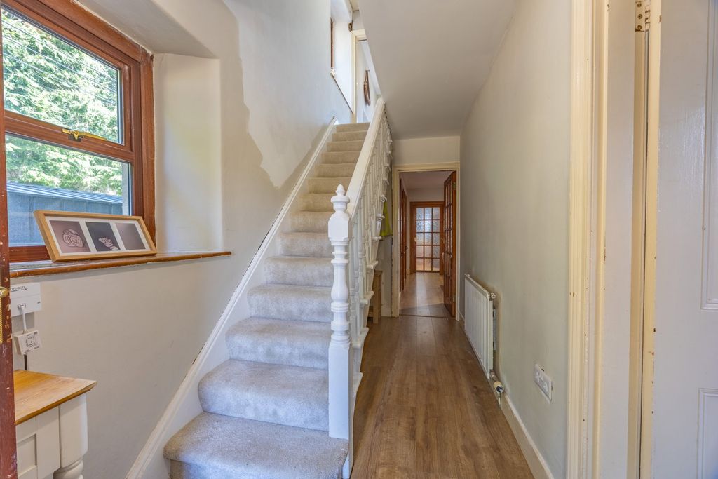 Property photo 2 of 33