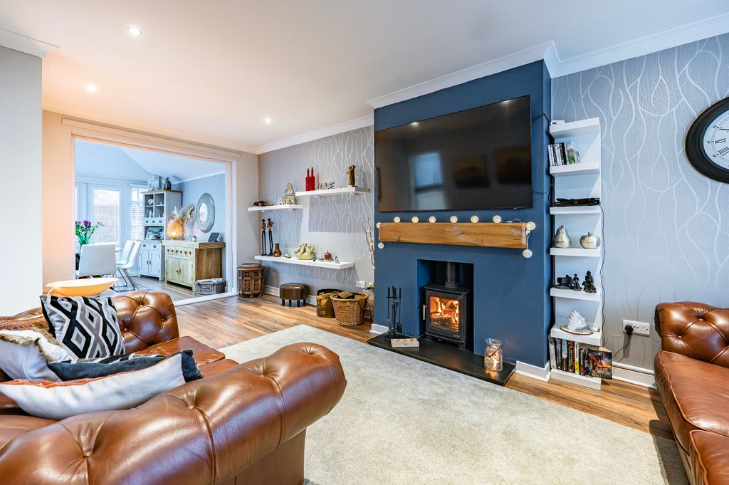 Property photo 3 of 37