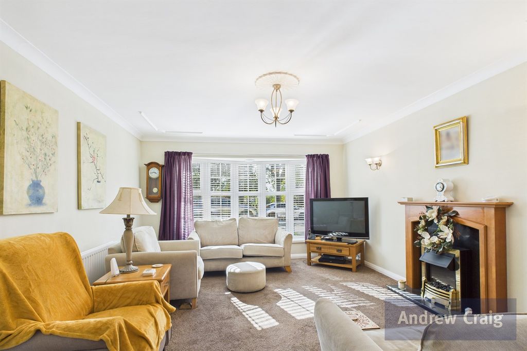 Property photo 2 of 20 Lounge