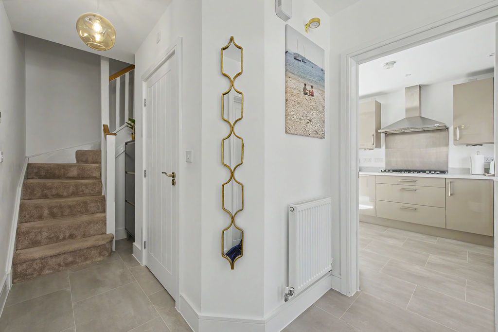 Property photo 3 of 33 Hallway