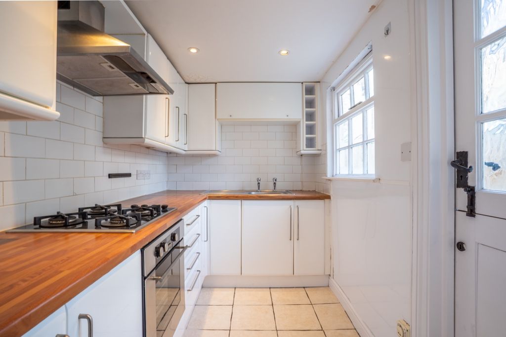 Property photo 2 of 19 5263421