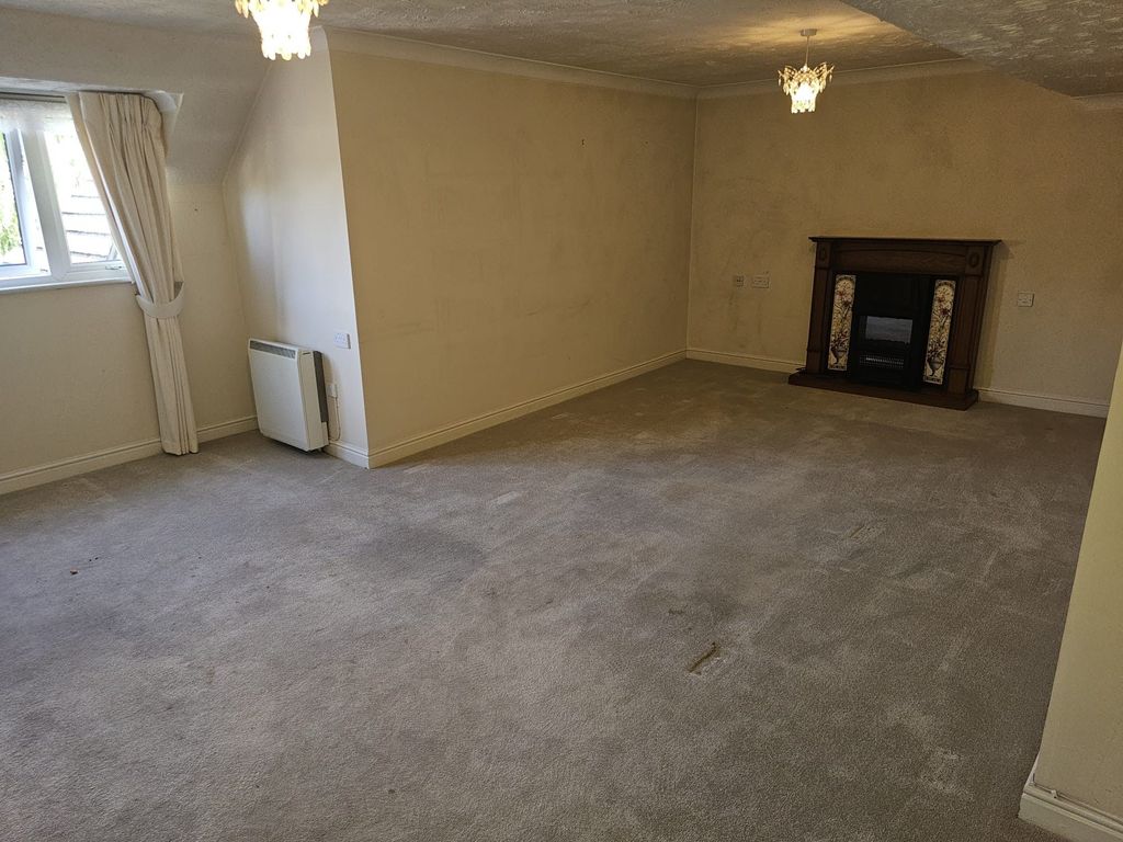 Property photo 2 of 10