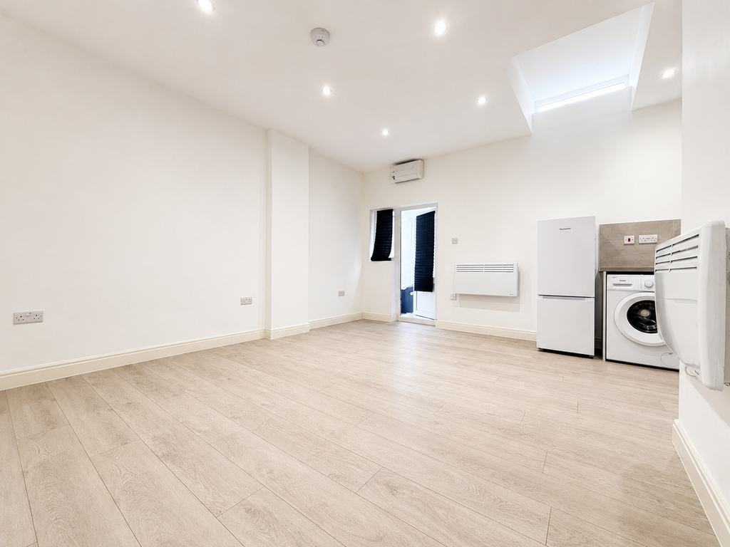 Property photo 3 of 6 3