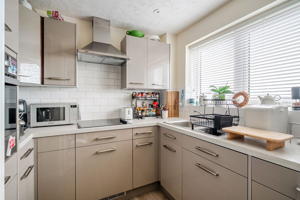 Property photo 3 of 11 1508221-10-1A015F...