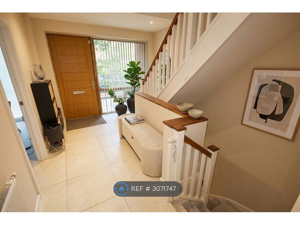 Property photo 2 of 25