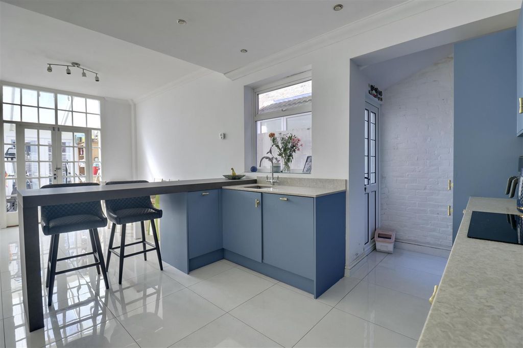 Property photo 1 of 18 7F0B1Acd-23Bb-4B07-8098-A1E6777Ca6B3_1_201_A.Jpeg