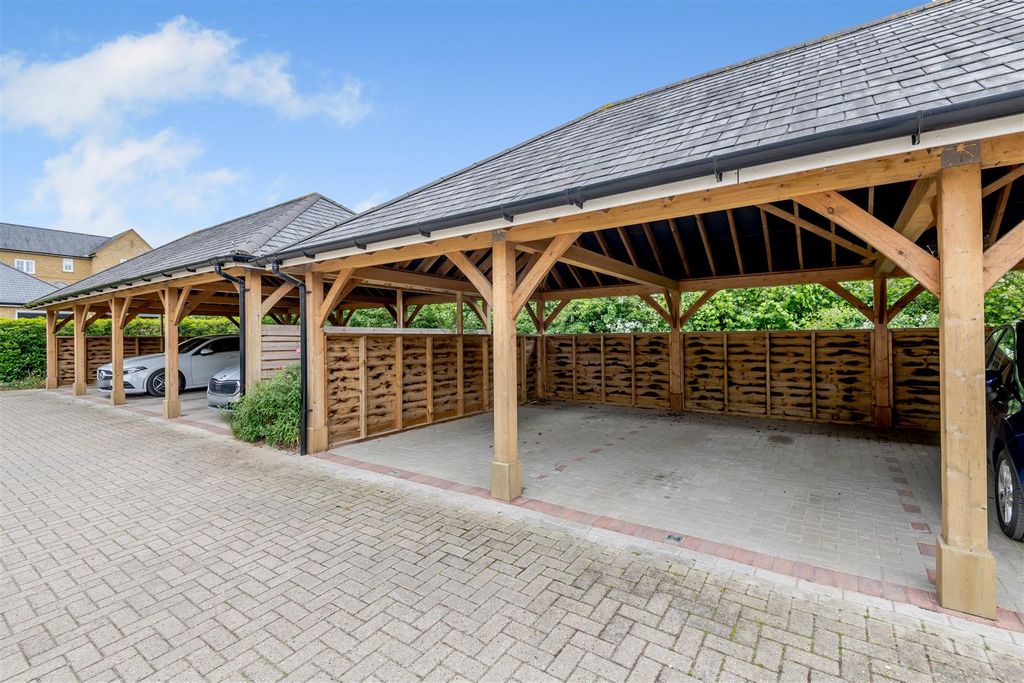 Property photo 3 of 18 8647326-Exterior01.Jpg