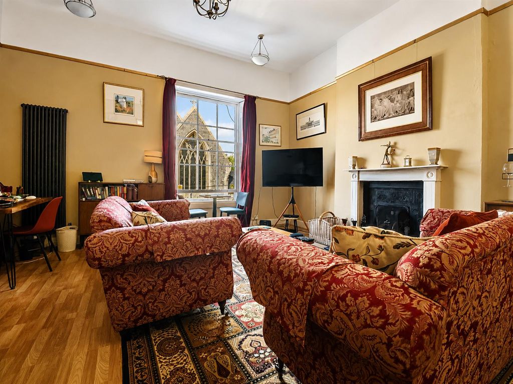 Property photo 2 of 19 Living Room