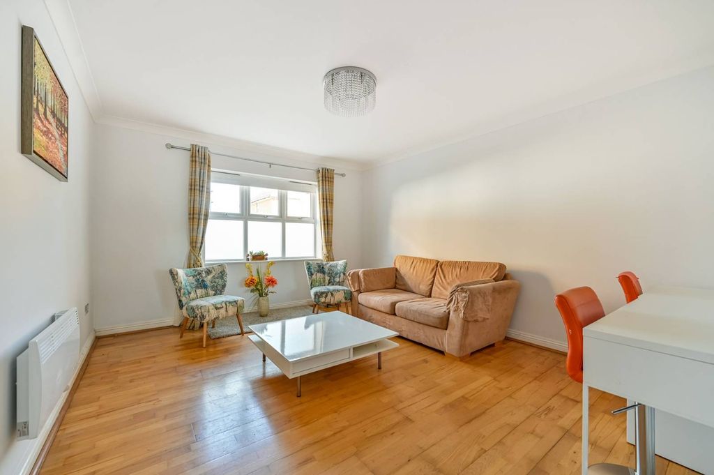 Property photo 1 of 9
