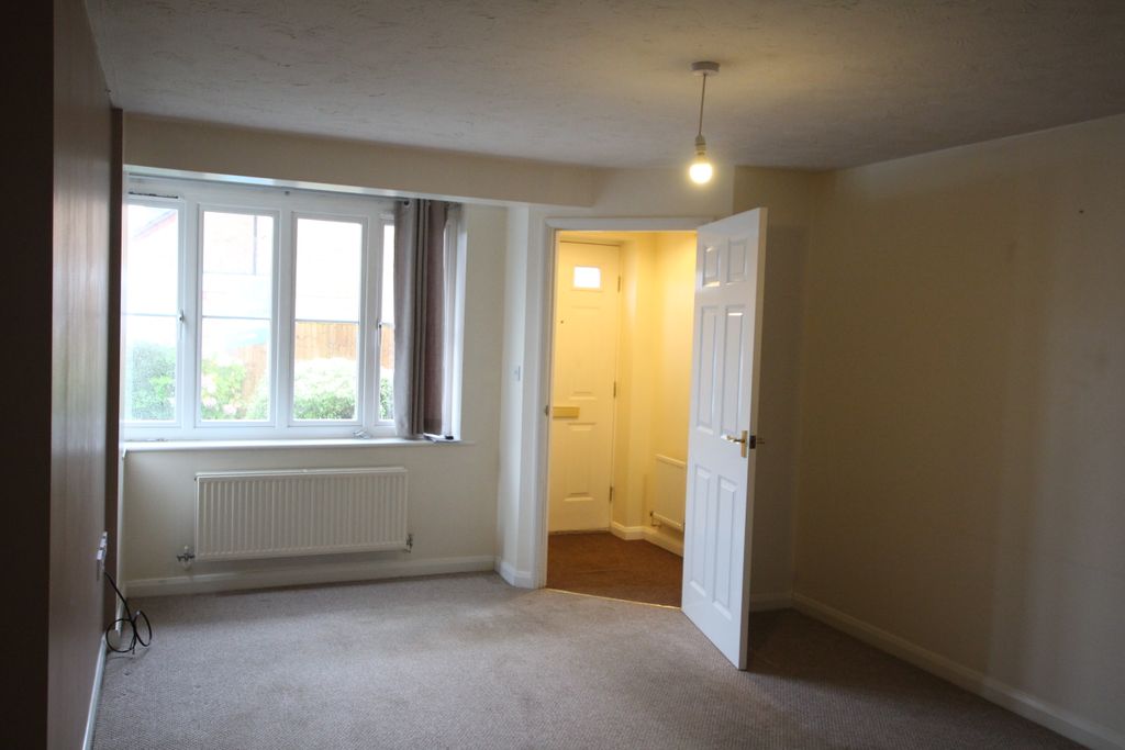 Property photo 3 of 10 Entrance Hall/ Living Area