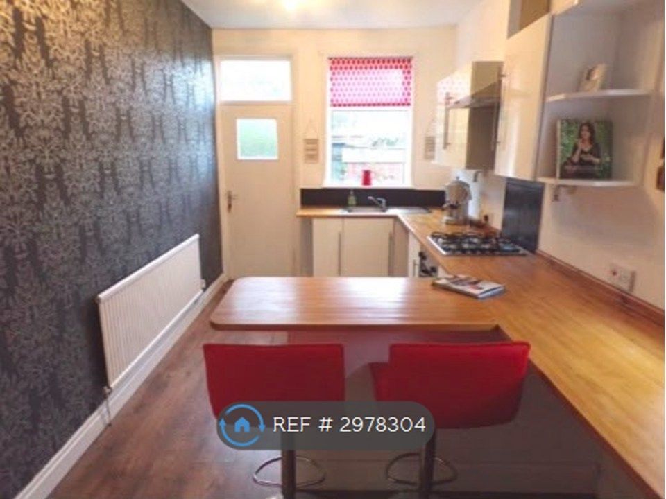 Property photo 3 of 5 Kitchen