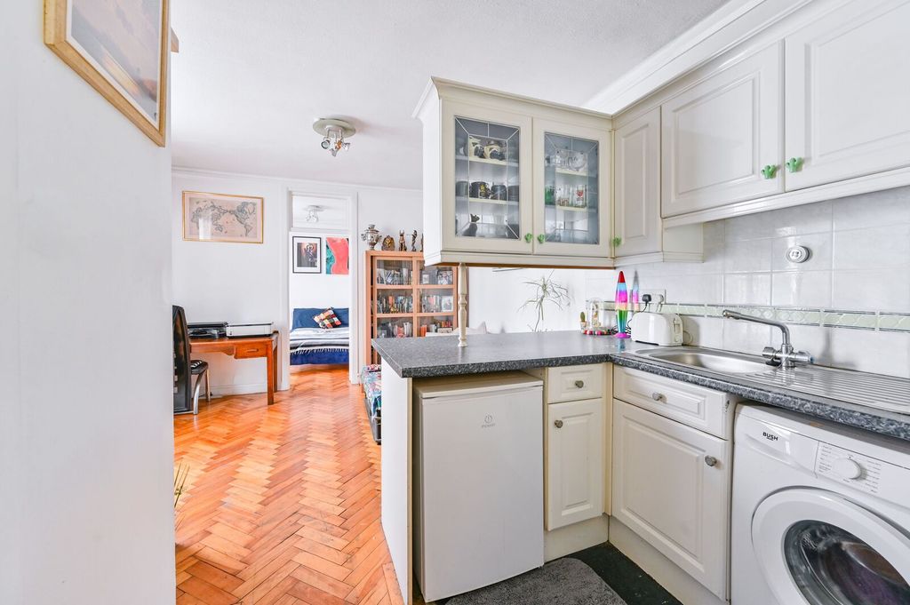Property photo 3 of 13