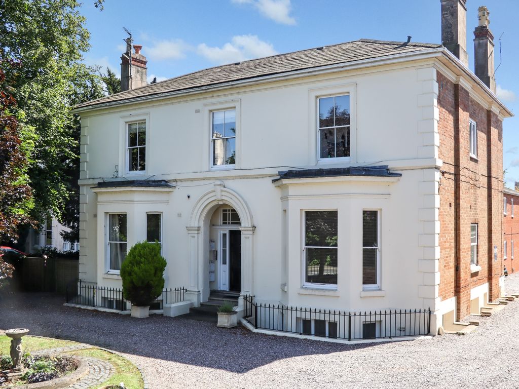 Property photo 1 of 16 Front-Of-Building