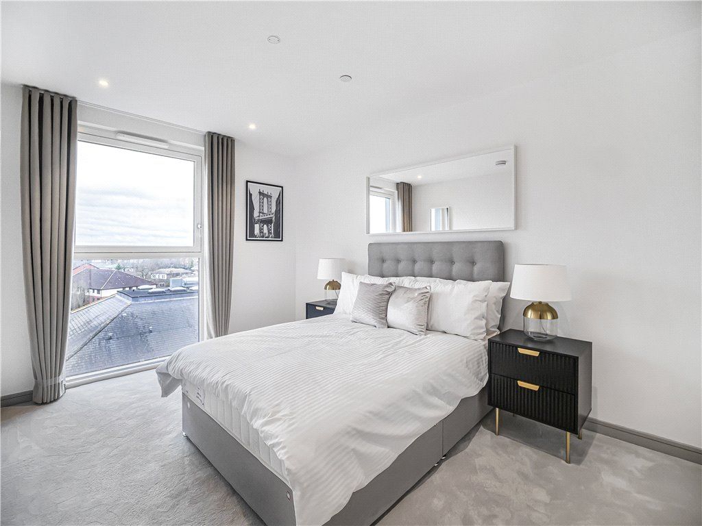 Property photo 3 of 44 Bedroom