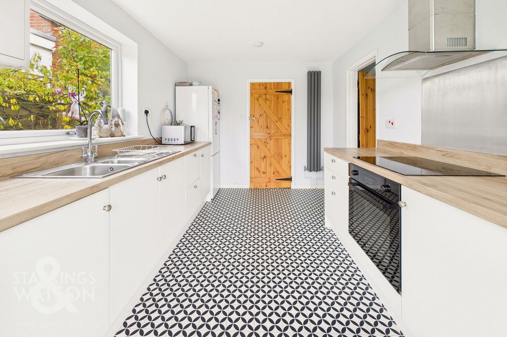 Property photo 3 of 22