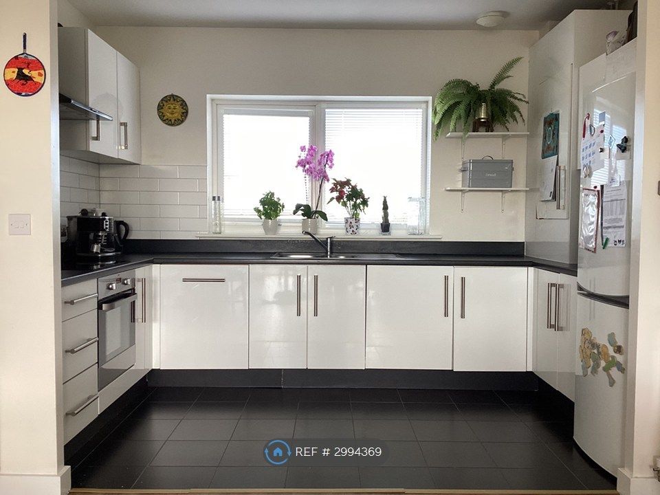 Property photo 2 of 16 Open Plan Kitchen