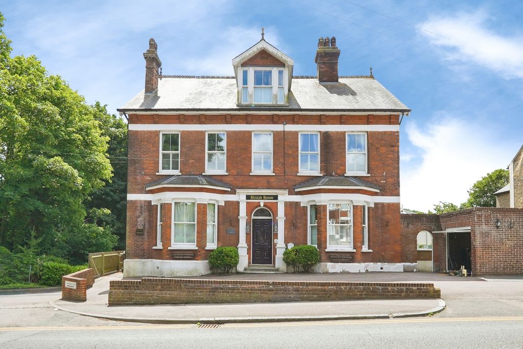 Property photo 1 of 16 Pbox-Img.Jpg